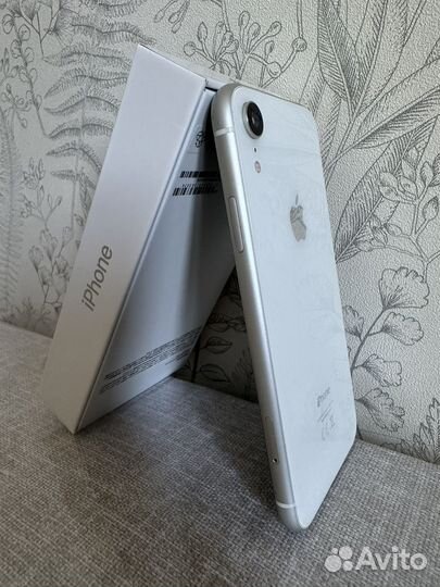 Телефон iPhone XR