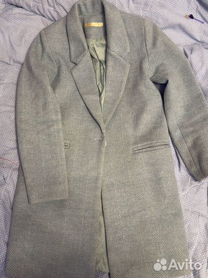 Пальто 4 штуки 42-44 размера