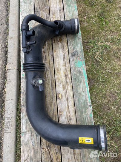 Патрубок воздушного фильтра mercedes w204