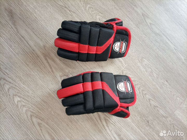 Наколенники, перчатки хоккейные