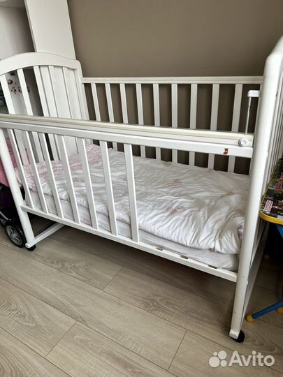 Детская кроватка
