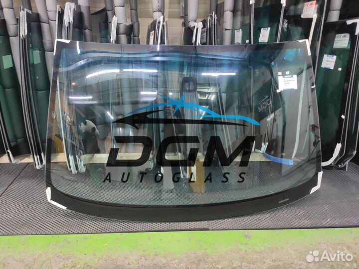 Лобовое стекло Toyota Camry 50