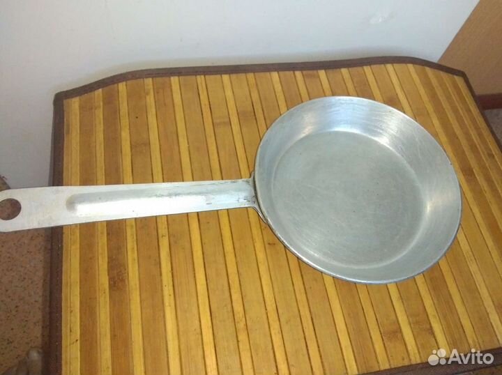 Кастрюля алюминиевая 3 л. и сковорода алюминиевая