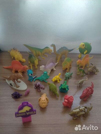 75 фигурок диких и домашних животных,динозавров