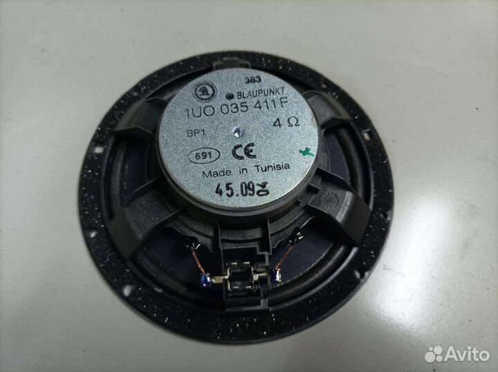 Штатный динамик Skoda Octavia Tour