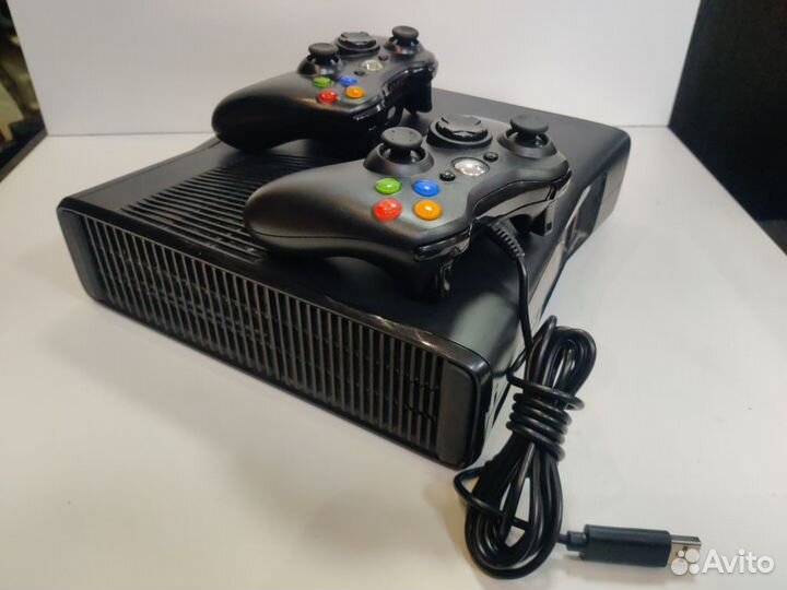 Игровые приставки Microsoft Xbox 360S 1439-250 GB