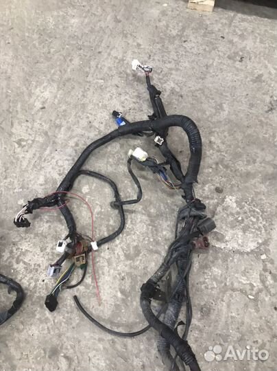 Проводка моторного отсека Nissan Presage U30