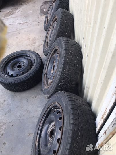 R15 Pirelli Ice Zero 185/65, PCD 4x114.3 DIA 56.6
