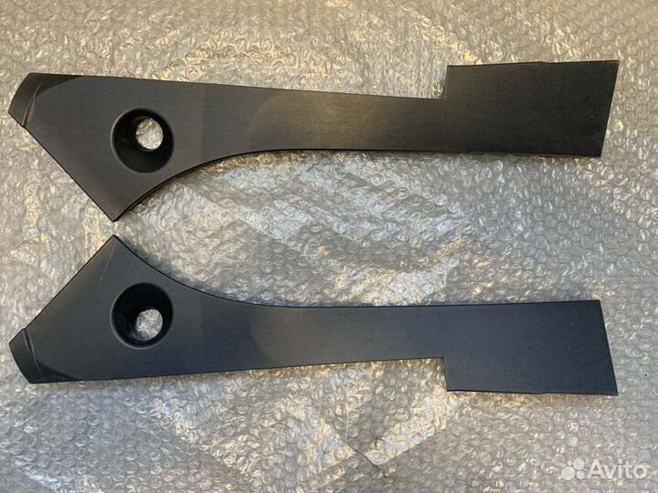 Накладка на бампер задняя Nissan Elgrand TE52