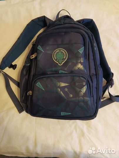 Ранец школьный для мальчика в отличном состоянии