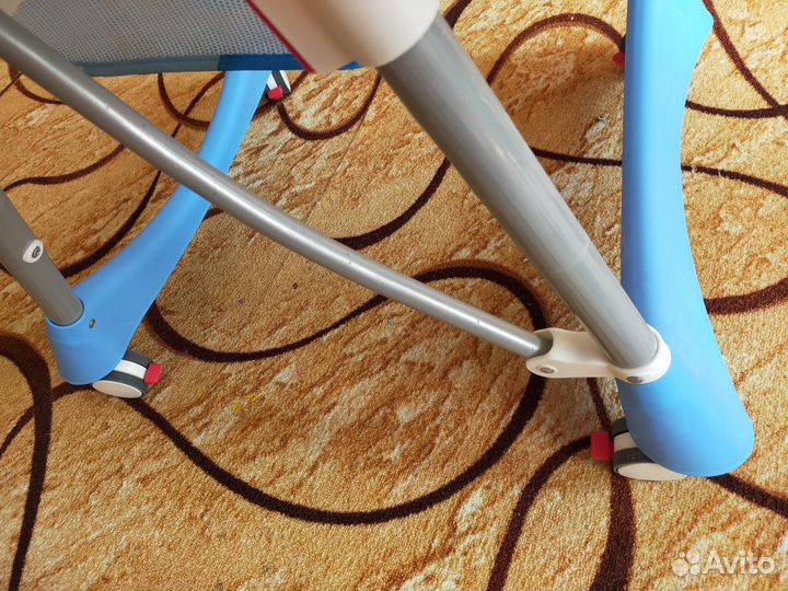 Детский стульчик для кормления