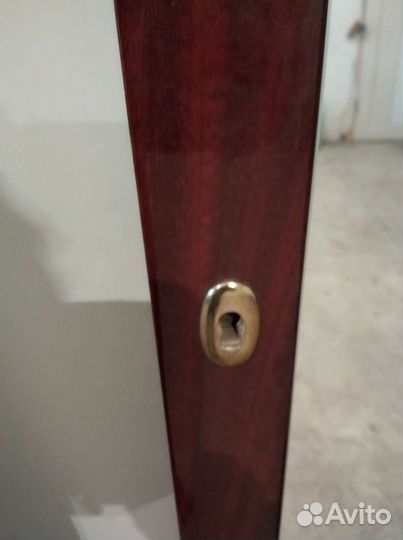 Двери с зеркалами