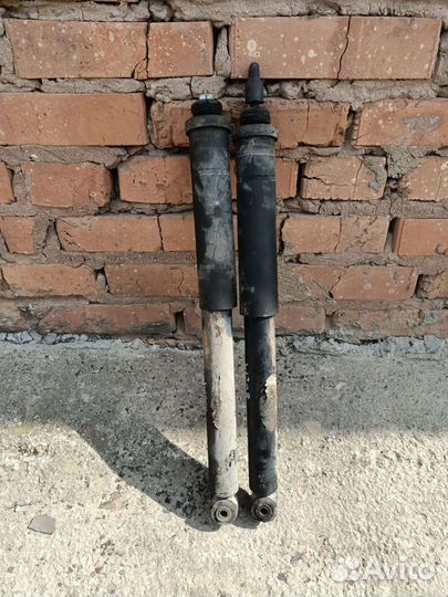 Задний амортизатор Mercedes Benz W208