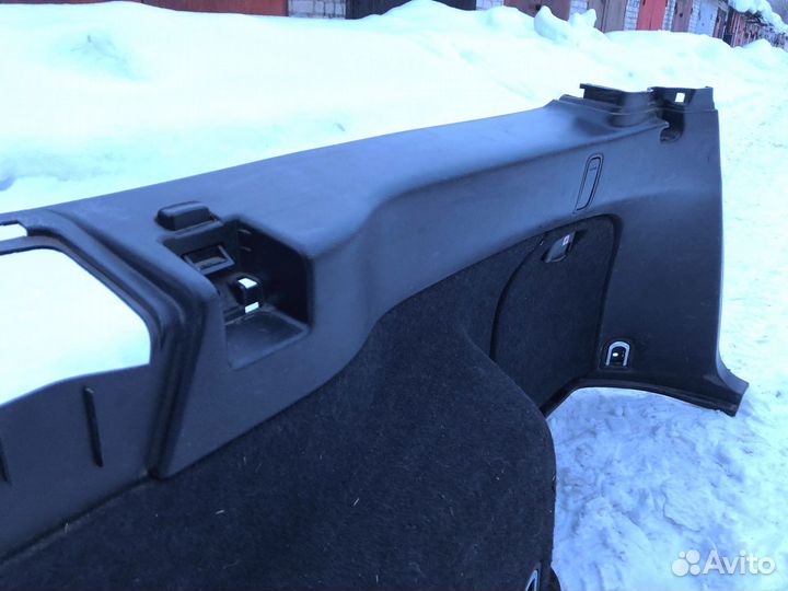 Обшивка багажника на левый руль Subaru Outback BP