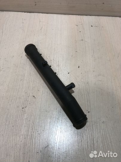 Трубка системы охлаждения Skoda Fabia 2