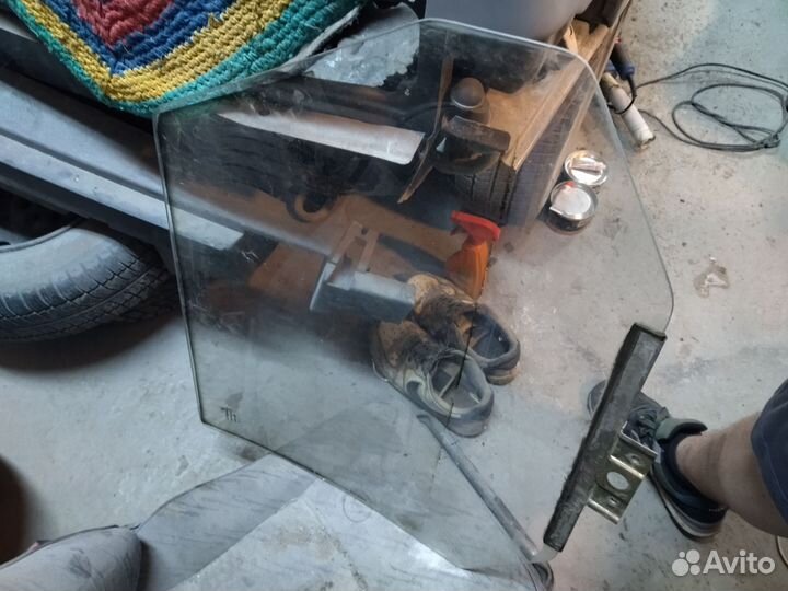 Стекло заднее правое на ваз 2114