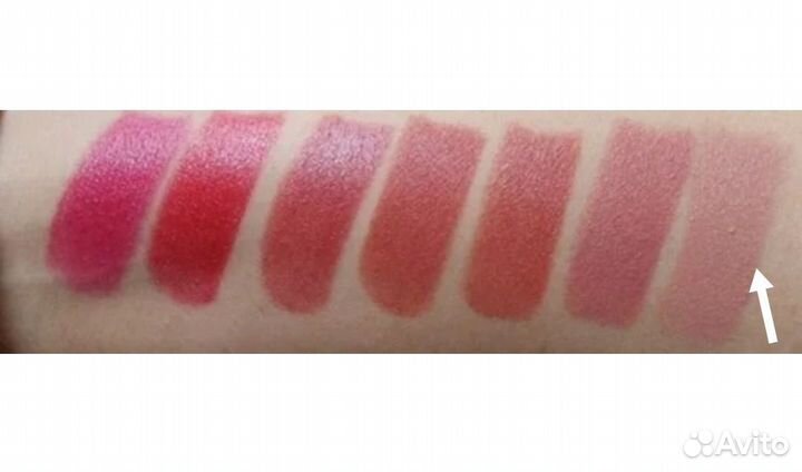 Clinique 01 Barely Помада Нюд