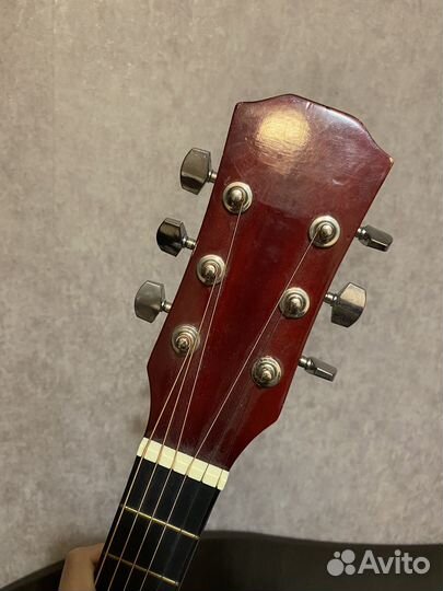 Акустическая гитара