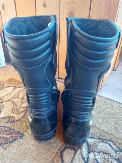 Ботинки для мотоцикла и перчатки