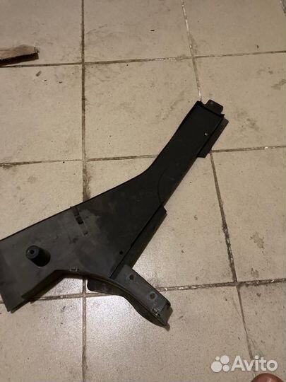 Кожух топливн бака П,Л BMW 7' F01 51757185136, 35