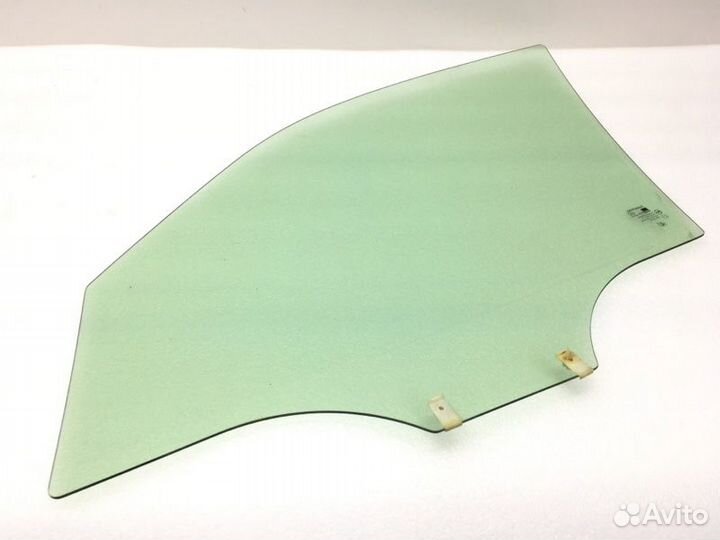 Стекло двери переднее правое Ssangyong Rexton