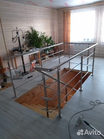 Перила в дом из металла