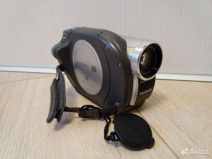 Видеокамера Panasonic VDR-D150