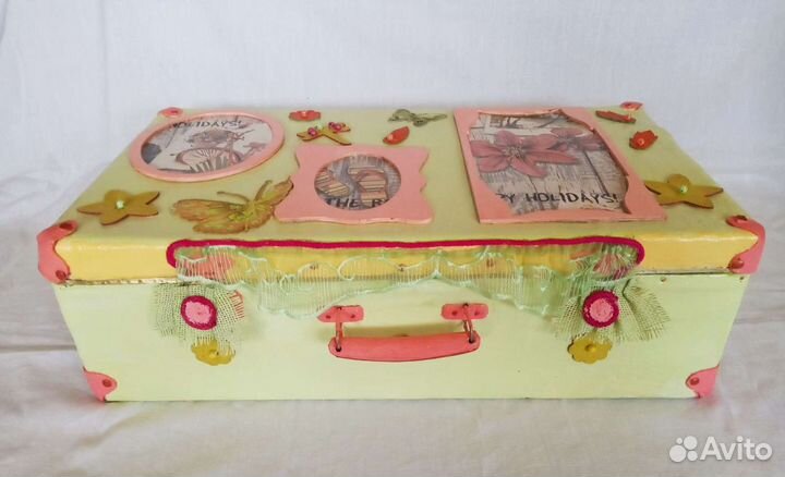 Чемодан и клетка декоративные