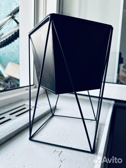 Кашпо для цветов декоративное