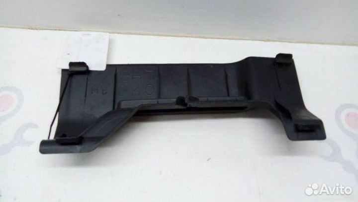 Обшивка стойки правая Mitsubishi Outlander CW5W