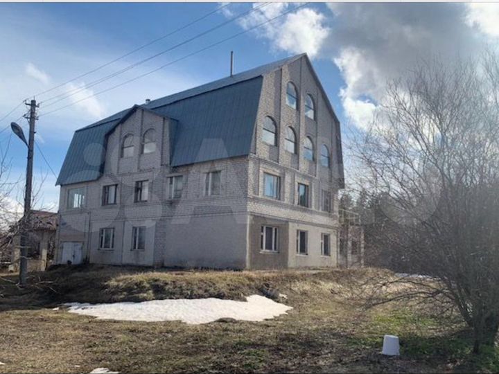 Дом 608 м² на участке 39 сот.