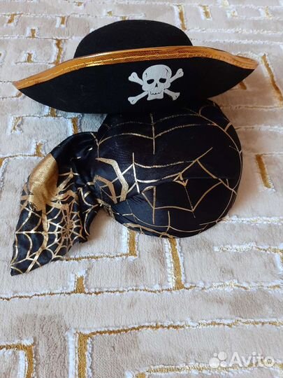 Треуголка, пиратка, маска