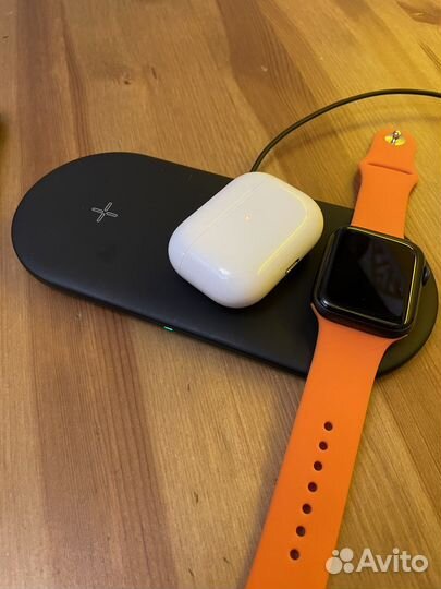 Беспроводное зарядное устройство 3 в 1