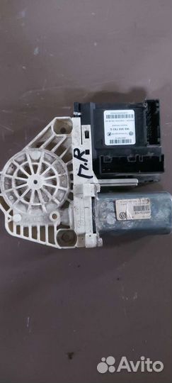 Моторчик стеклоподъёмника передний правый Volkswag