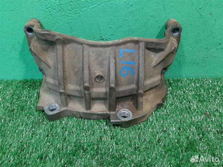 Кронштейн опоры кпп Mitsubishi Space Star 2002