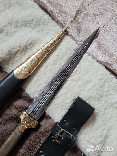 Кинжал Кама в футляре