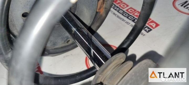 Стойка передняя левая nissan liberty