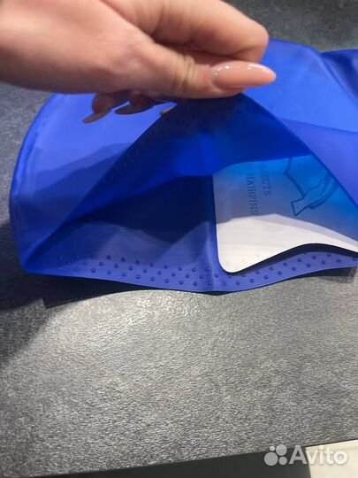 Шапочка для плавания синего цвета для длинных воло