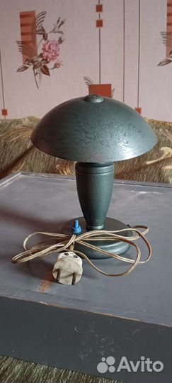 Лампа настольная