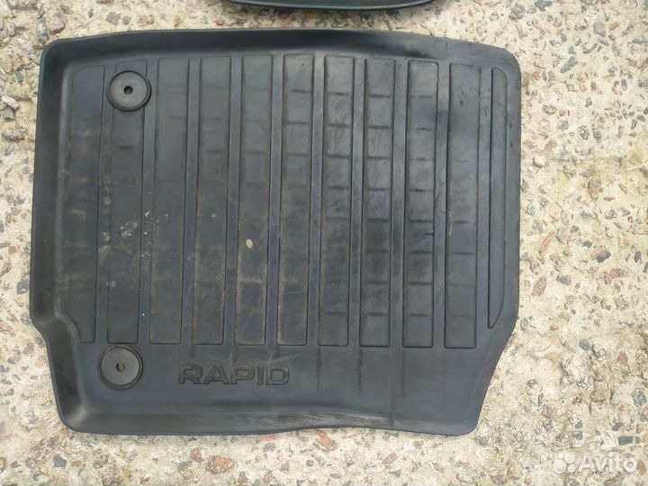 Автомобильные коврики резиновые