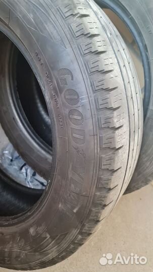 Goodyear EfficientGrip Performance SUV 225/60 R17 103