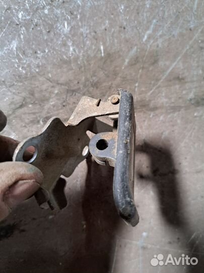 Ручка капота Honda Inspire