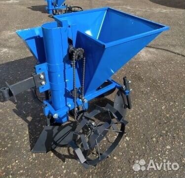 Картофелесажалка цепная с бункером для удобрений