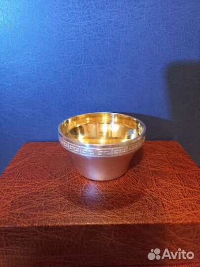 Серебряная солонка 875-й пробы с позолотой