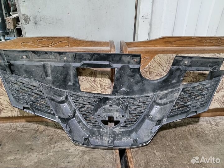 Nissan x trail t32 решётка радиатора с хромом