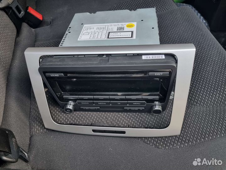 Магнитола на passat Б6