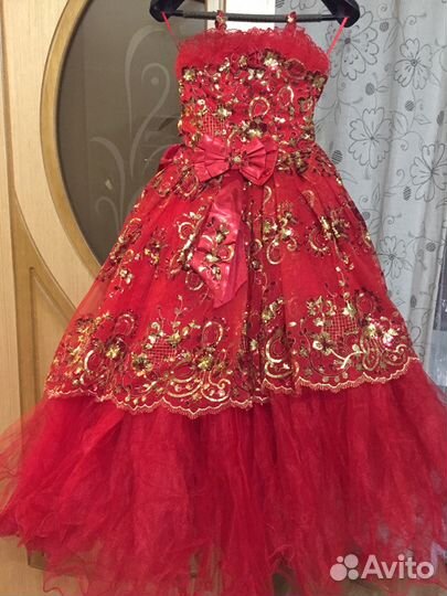 Нарядное шикарное платье