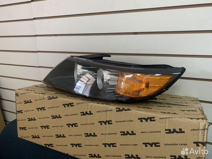 Фара левая Kia Sorento II 2009-2012