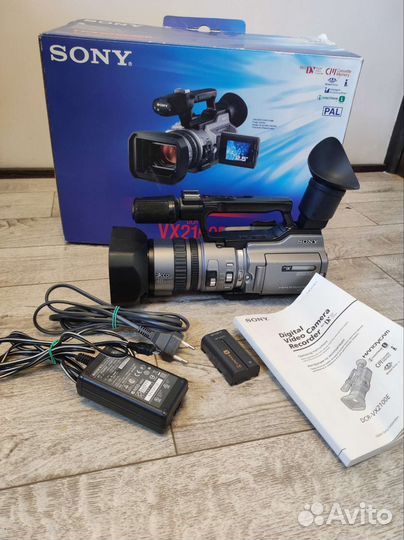 Видеокамера sony 2100E