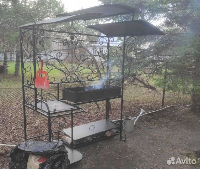 Мангал с крышей